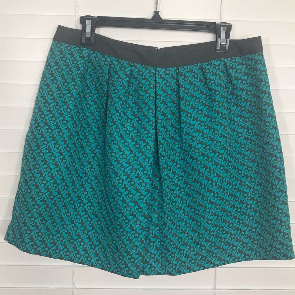 Mossimo Pleated Skater Skirt w/ Gray Waist - M